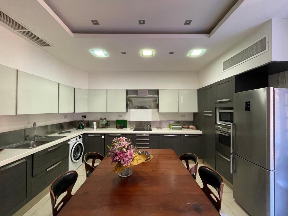 Valletta Collection - Merchant Str Apartment With Large Yard ภายนอก รูปภาพ